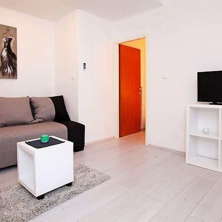 Apartments Park Вела Лука Стая снимка