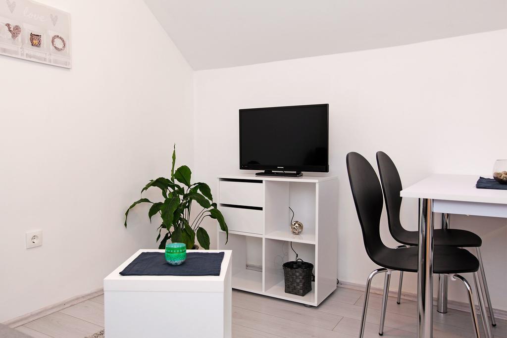 Apartments Park Вела Лука Стая снимка