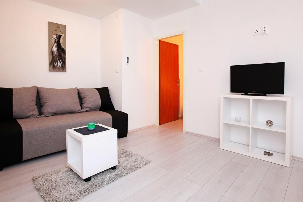 Apartments Park Вела Лука Стая снимка