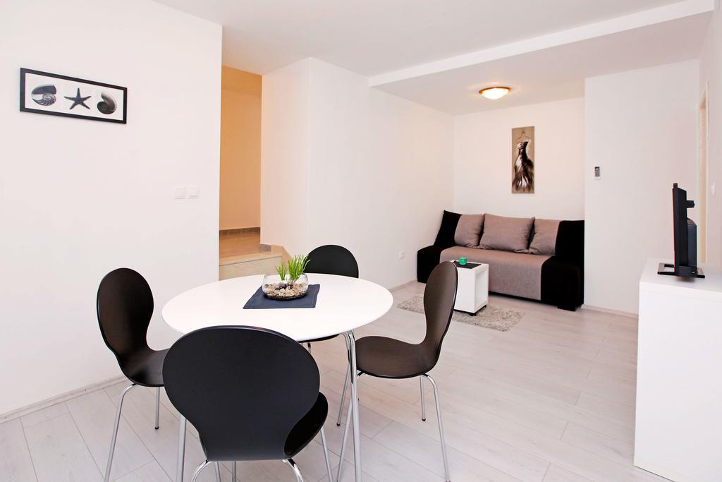 Apartments Park Вела Лука Стая снимка