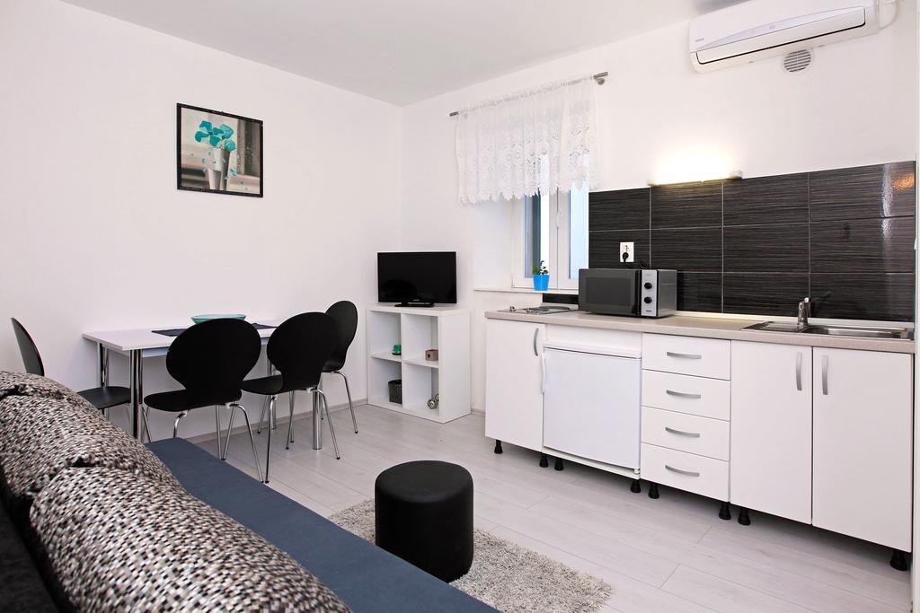 Apartments Park Вела Лука Стая снимка